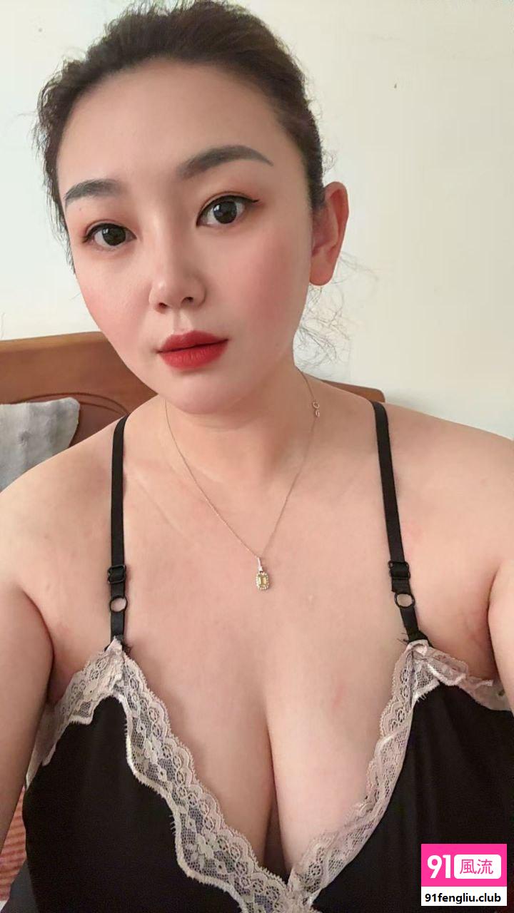 超级八字奶少妇